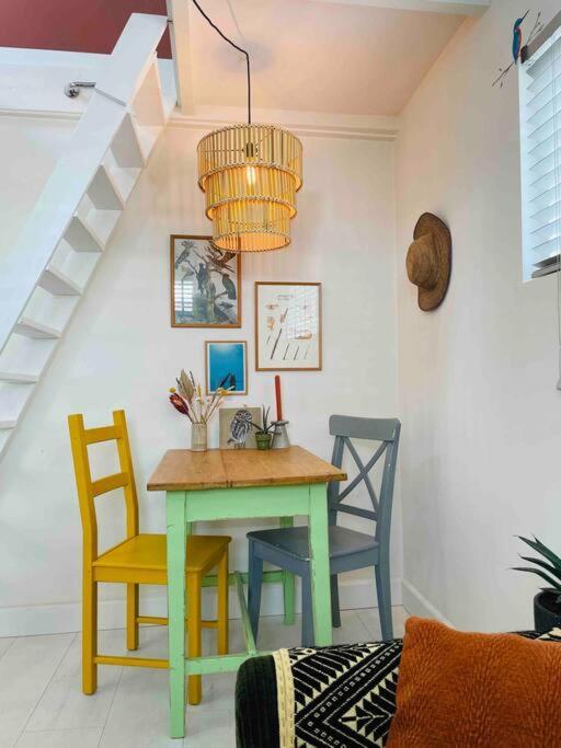 The Birdhouse, Tiny Home Close To The Beach Нордвейк Екстер'єр фото