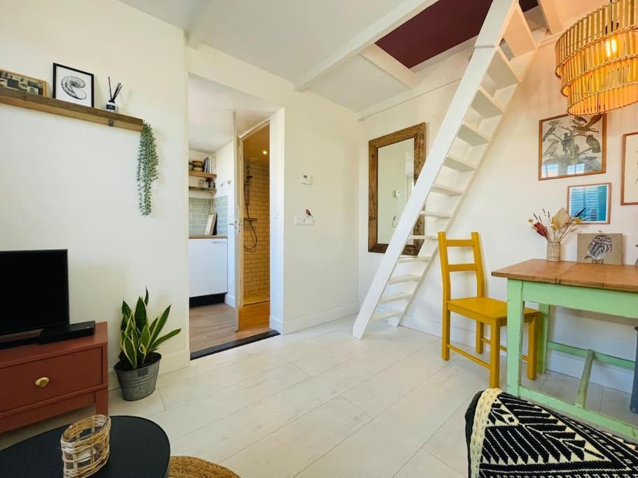 The Birdhouse, Tiny Home Close To The Beach Нордвейк Екстер'єр фото
